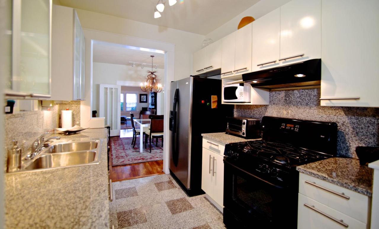 Refuge In The Heart Of Montrose Apartment Houston Exterior photo